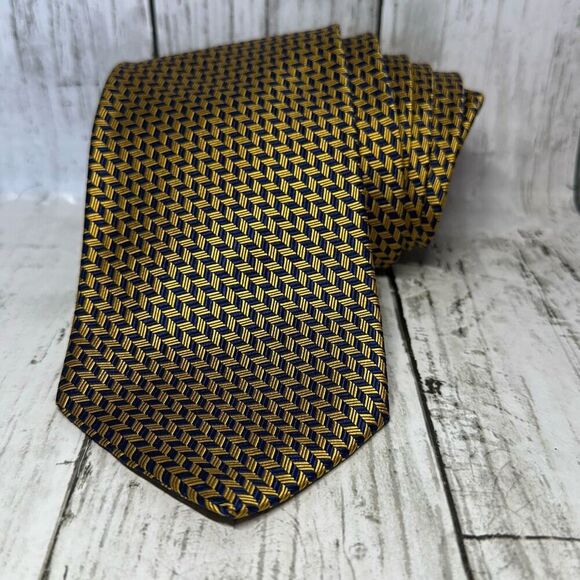 Brooks Brothers Makers Chevron Pure Silk tie Woven in Italy Made USA necktie - Picture 1 of 6